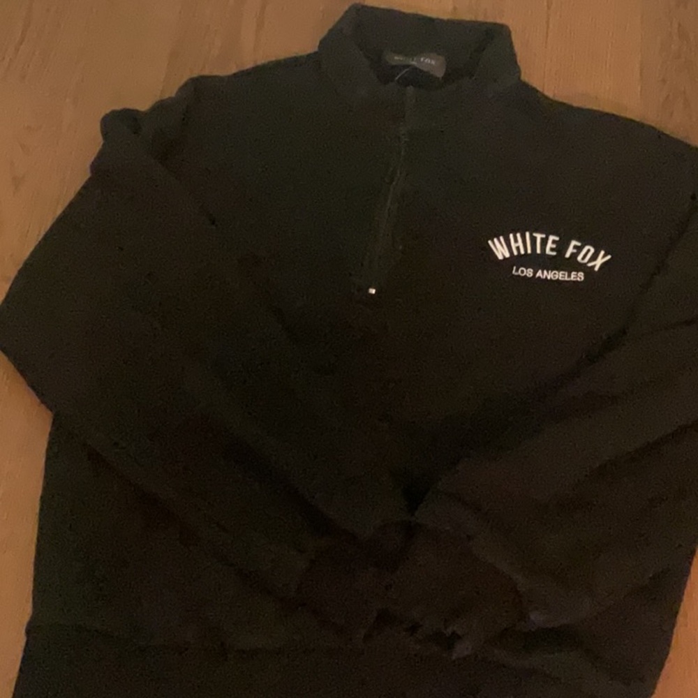 WHITE FOX SWEATSHIRT S/M SIZE
